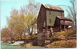 postcard Tecumseh, Missouri - Old Dawt Mill
