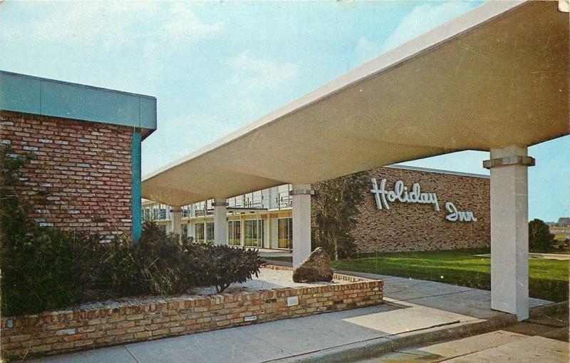 Bowling Green OH~Covered Walkway Thru Holiday~Calhoun~Hyduke~Workman~Hwy 6~1960s