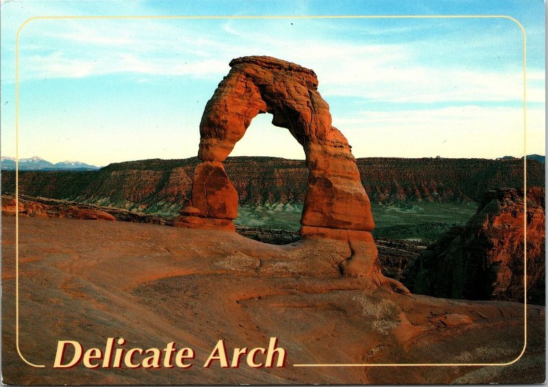 VINTAGE CONTINENTAL SIZE POSTCARD DELICATE ARCH ARCHES NATIONAL PARK UTAH