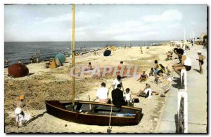 Postcard Modern Bernieres sur Mer Beach Boat