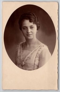 RPPC Lovely Edwardian Woman Studio Portrait Photo Postcard U28