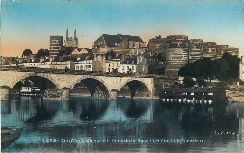 Semi-modern postcard France Angers Pont de la Basse Chaine et le Chateau