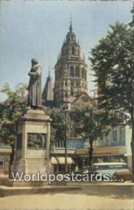 Dom und Gutenberg Denkmal Mainz Germany 1954 
