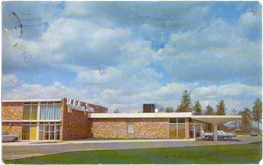 Holiday Inn, Interstate 80 and Highway 14,  Newton Iowa, IA,1969 Chrome