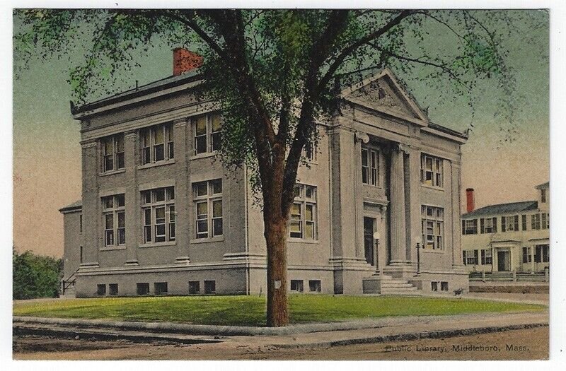 Middleboro, Massachusets,  Vintage Postcard View of The  Public Library