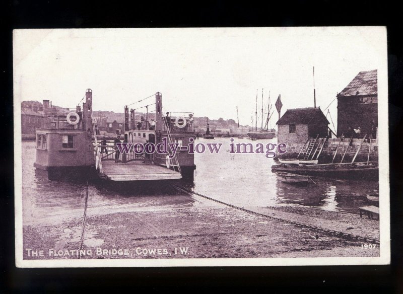 h2187 - Isle of Wight - One of the earlier Floating Bridges, E.Cowes - postcard