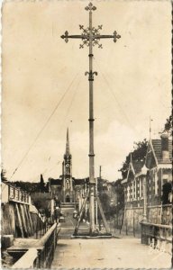 CPA ARCACHON-La croix des Marins-Au fond l'Église Notre Dame (27835)