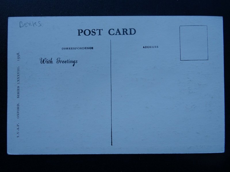 Berkshire UFFINGTON Broad Street - Old Postcard by T.V.A.P.