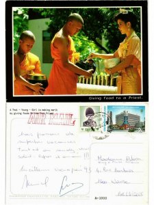 CPM AK THAILAND-Giving food to a Priest (335156)