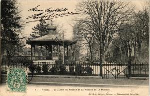 CPA TROYES - Le Jardin du Rocher et le Kiosque de la Musique (350849)