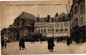 CPA LAON Place de l'Hotel-de-Ville, Theatre, la Gare du Funiculaire (280342)