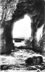 BR10293 Quiberon Arche de la grotte de kergroix  france