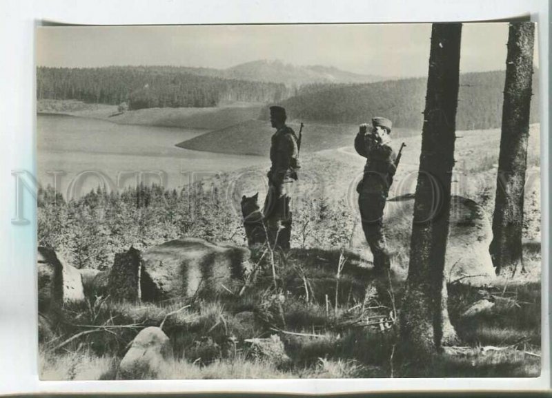 479961 East Germany GDR army border guards at state border Old photo postcard