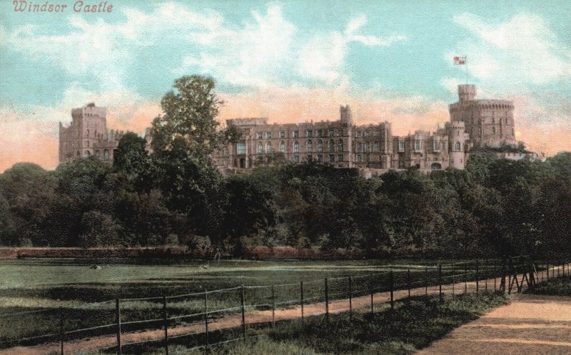 Vintage Postcard Windsor Castle Tower Green Field Trees Berkshire England UK