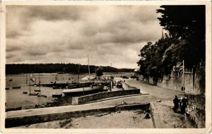 CPA Benodet- Un coin du port et la Corniche FRANCE (1025586)