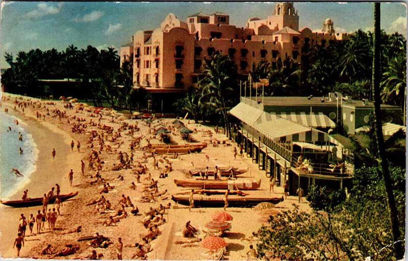 Postcard BEACH SCENE Honolulu - Waikiki Hawaii HI AK1344