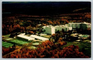 Kiamesha Lake  New York  The Concord Resort Hotel  Postcard