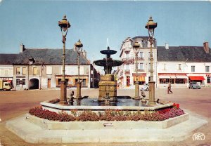 US30 postcard France Henrichemont Cher la fontaine monumentale 1972