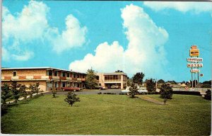 Postcard MOTEL SCENE Greenville South Carolina SC AM8418