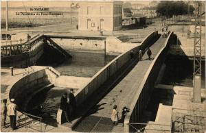 CPA St-NAZAIRE - Le Panorama du PONT-Tournant (589743)