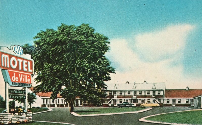 Vintage Postcard Motel De Ville Finest Dupont Parkway New Castle Delaware DE