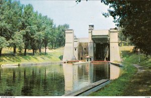 PETERBORO , Ontario , Canada , 1950-60s ; Hydraulic Lift Locks