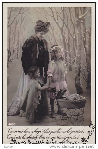 RP; Mother with children, winter scene in background, 10-20s