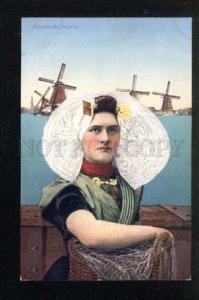 044092 HOLLAND Zeelansche Boerin girl Vintage PC