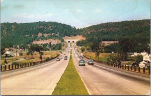 USA Connecticut West Rock Tunnel Vintage Postcard 05.42