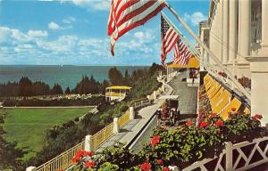 Mackinac Island Michigan~Grand Hotel~Horse Carriage on Driveway~Bridge Bknd~'60s