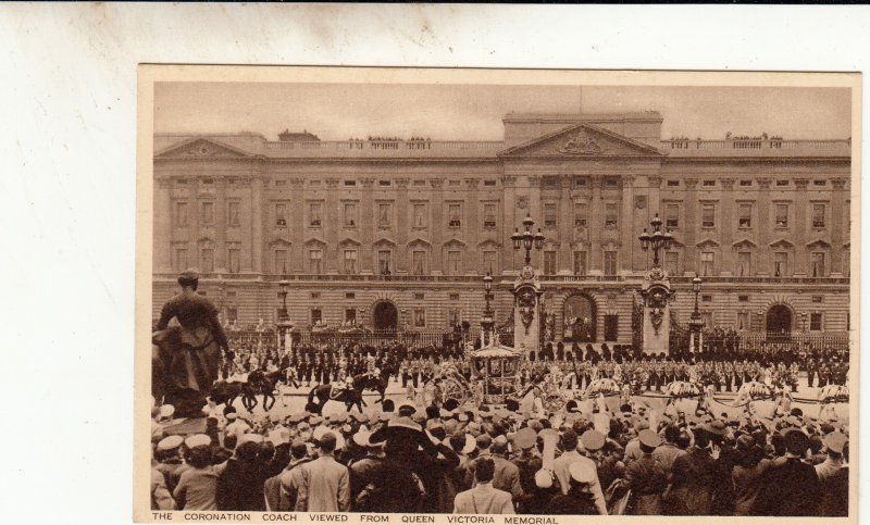 P1850 1930s The Coronation Coach Viewed From Queen Victoria Memorial Postcard
