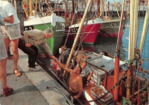 US4230 Harbour Fishing Boats Bateaux Port hamburg