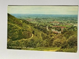 USED VINTAGE POSTCARD - THE HAPPY VALLEY GREAT MALVERN     (KK587) 