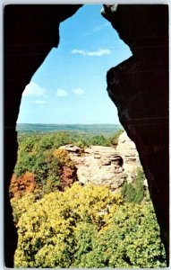 Postcard - Camel Rock viewed through Needles-Eye, Garden of the Gods, Illinois