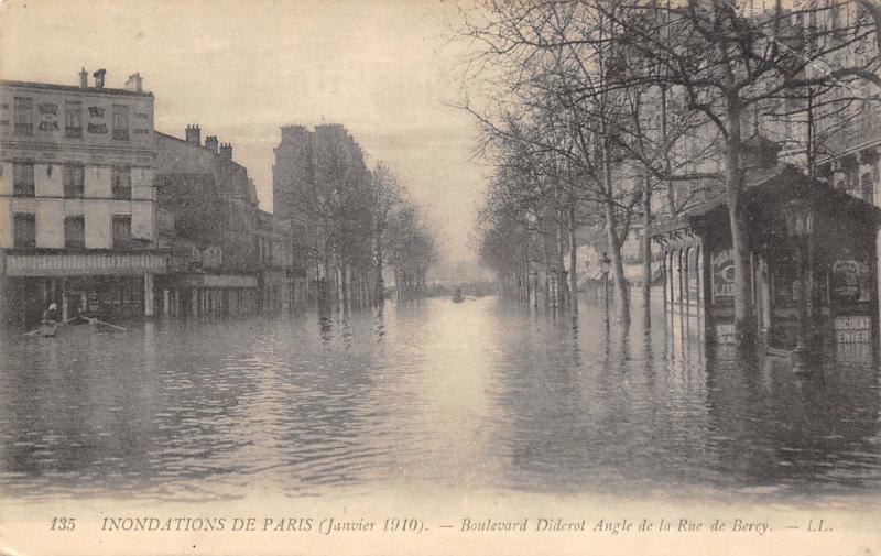 Paris France~Boulevard Diderot Angle de La Ru de Bercy~January Flood~1910 PC 