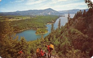 Farragut State Park, Idaho HIGHPOINT TRAIL Hikers, Buttonhook Bay 1960s Postcard