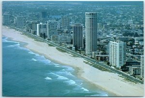 M-17668 Surfers Paradise Beach Queensland Australia