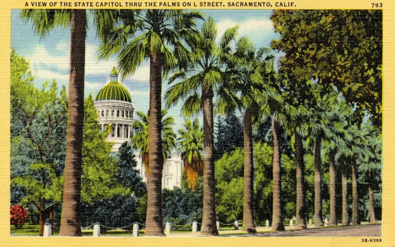 CA - Sacramento. State Capitol from L Street