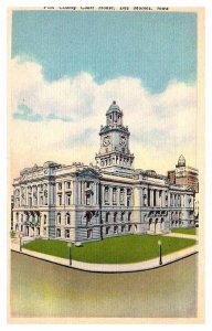 Postcard COURT HOUSE SCENE Des Moines Iowa IA AP8801