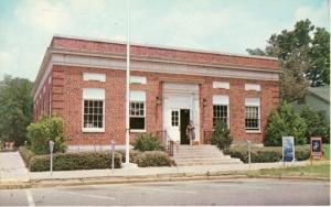 MS   LOUISVILLE   POST OFFICE  postcard