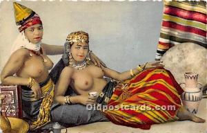 Arab Nude Postcard Femmes du Sud dans leur interieur Writing on back