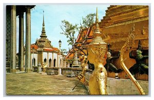 Wat Pra Keo Temple of the Emerald Buddha Bangkok Thailand Chrome Postcard W3