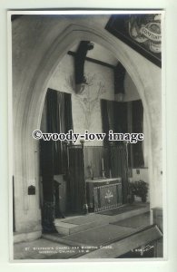 h1071 - The Church interior Godshill Village , Isle of Wight - postcard