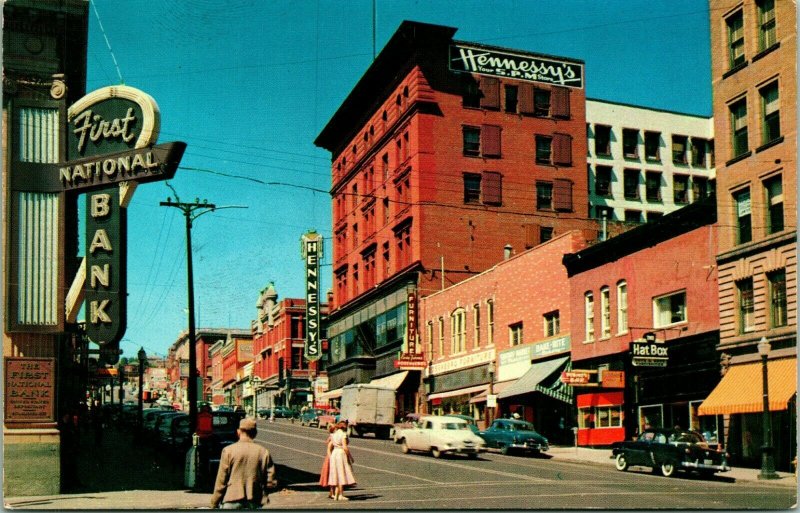 Postal De Colección cromo Butte Montana MT Main Street 1950s coches signos Hennesy's UNP 