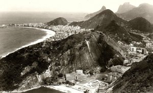 1930s RIO-DE JANEIRO BRAZIL PRAIA VERMELHA E COPACABANA PHOTO RPPC POSTCARD 44-4