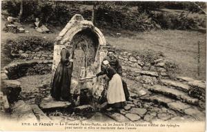 CPA LE FAOUET - La Fontaine Ste-Barbe ou les Jeunes Filles (205797) 