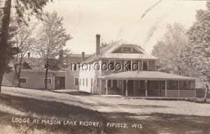 FIFIELD WI 1942 USED RPPC POSTCARD LODGE AT MASON LAKE RESORT R.P.O. ASH-SPENCER