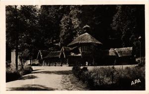 CPA Les Pyrénées Illustrées - LUCHON - La Buvette du Parc (582917)