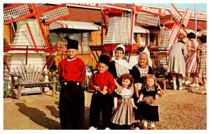 Children in Volendam native costumes