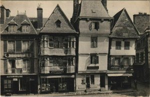 CPA LANNION Vieilles Maisons du XVIe Siecle - Place du centre (1147608)